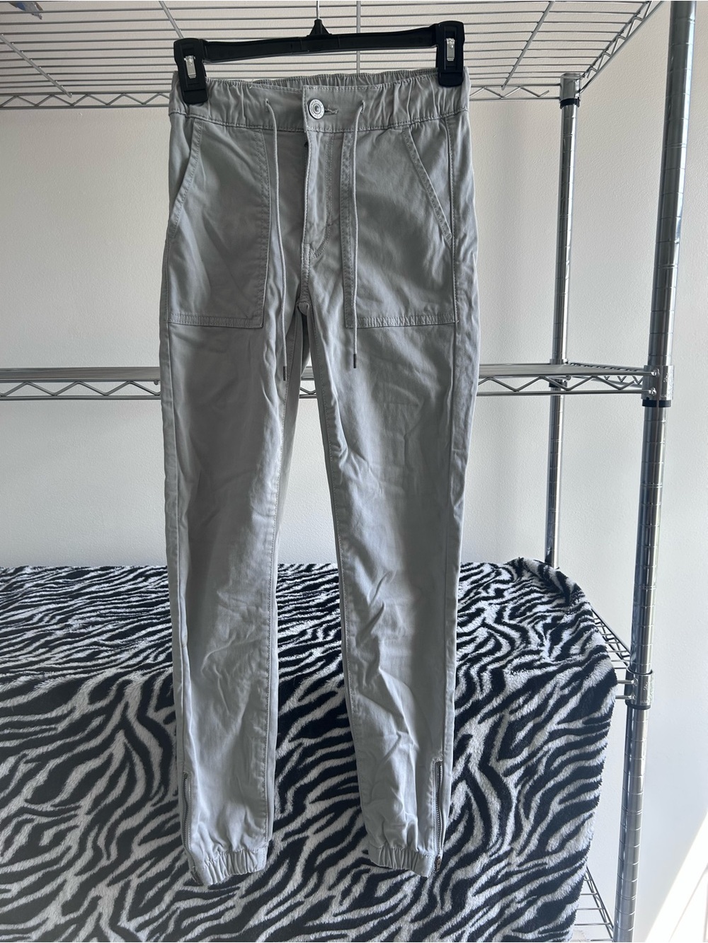 American Eagle Outfitters Light Gray Juniors Jogger Style Pants Size 00